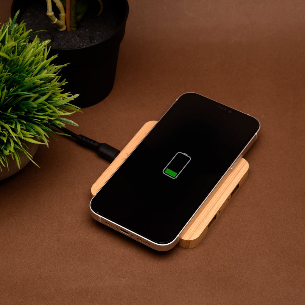 Bamboo wireless charging pad - Square - Revvora